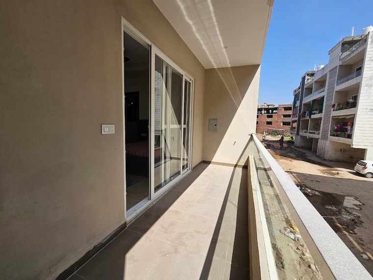 Balcony, peer mucchalla 3 Bedroom 1500 Sq.Ft. Apartment In Peer Mucchalla Zirakpur 8393049