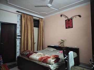 Bedroom in 3 BHK Builder Floor at SS The Palladians, Sector 47 – for Rent