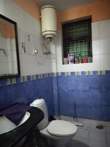 Bathroom in 3 BHK Builder Floor at SS The Palladians, Sector 47 – for Rent
