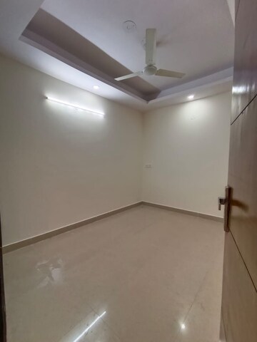 Room in 2 BHK Apartment at Palm Residency Chhatarpur, Chattarpur – for Rent