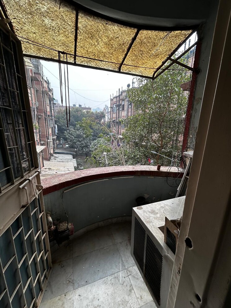 Balcony, shatabdi-vihar 2 Bedroom 950 Sq.Ft. Apartment In Sector 52 Noida 8393131