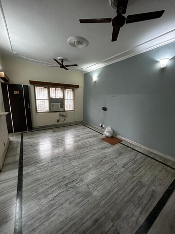 Room in 2 BHK Apartment at Shatabdi Vihar, Sector 52 – for Rent