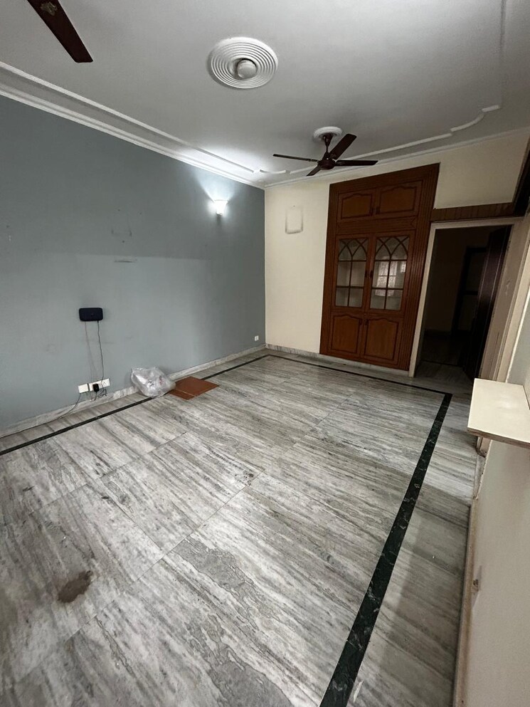 Room, shatabdi-vihar 2 Bedroom 950 Sq.Ft. Apartment In Sector 52 Noida 8393131