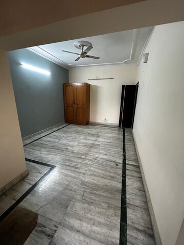 Room in 2 BHK Apartment at Shatabdi Vihar, Sector 52 – for Rent