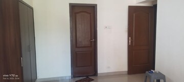 Room in 1 BHK Apartment at K Raheja Heights, Malad East – for Rent