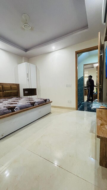 Room in 1 RK Builder Floor at DLF Pink Town House, Dlf City Phase 3 – for Rent