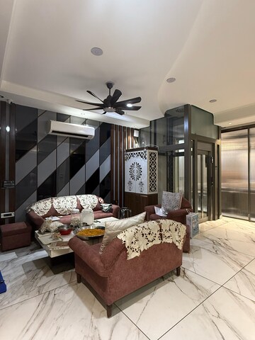Bedroom in 6+ BHK Villa at Sector 50 – for Sale