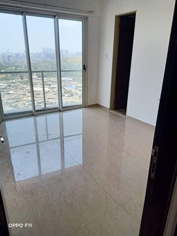 Room in 2 BHK Apartment at JP Decks, Goregaon East – for Rent