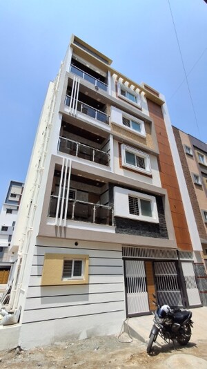 6+ BHK Independent House – Exterior View View at Garebhavipalya - for Sale