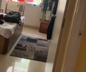Room in 3 BHK Apartment at ISM House, Kandivali East – for Rent