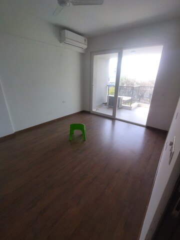Room in 4 BHK Builder Floor at DLF Garden City Independent Floors, Sector 92 – for Rent