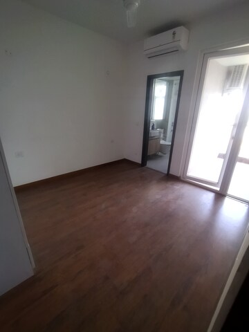 Room in 4 BHK Builder Floor at DLF Garden City Independent Floors, Sector 92 – for Rent