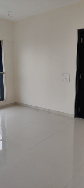 Room in 3 BHK Apartment at Jyoti Sukriti, Goregaon East – for Rent