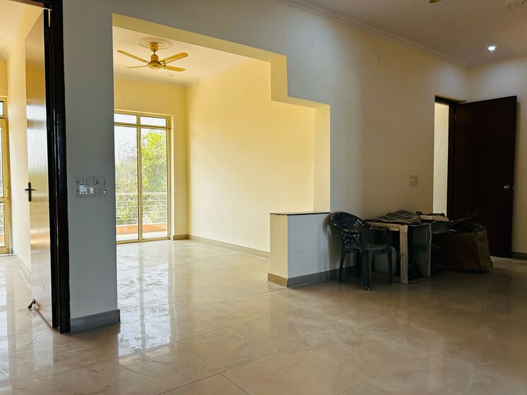 Room, green fields colony 4 Bedroom 2520 Sq.Ft. Builder Floor In Green Fields Colony Faridabad 8393365