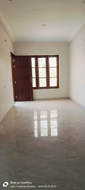 Room in 3 BHK Villa at Gomti Nagar – for Sale