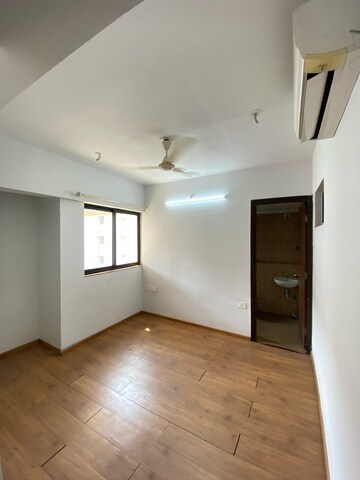 Room in 2 BHK Apartment at Lodha Downtown, Dombivli East – for Rent