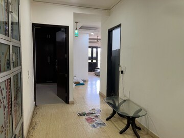 Room in 3 BHK Builder Floor at Unitech Arcadia, South City 2 – for Rent