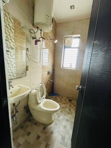 Bathroom in 3 BHK Builder Floor at Unitech Arcadia, South City 2 – for Rent