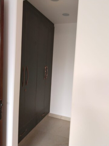 Building Lobby in 3 BHK Builder Floor at Sector 57 – for Rent