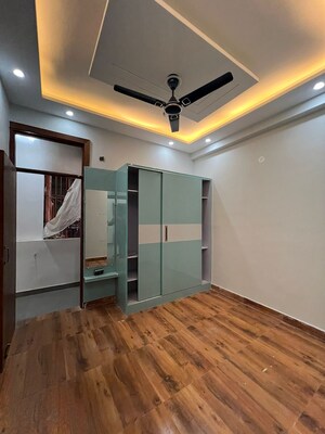 Room in 1 BHK Builder Floor at Shastri Park – for Sale