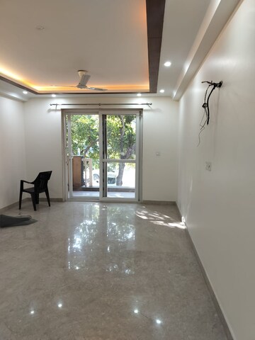 Room in 3 BHK Builder Floor at Ansal Sushant Lok I, Sector 43 – for Rent