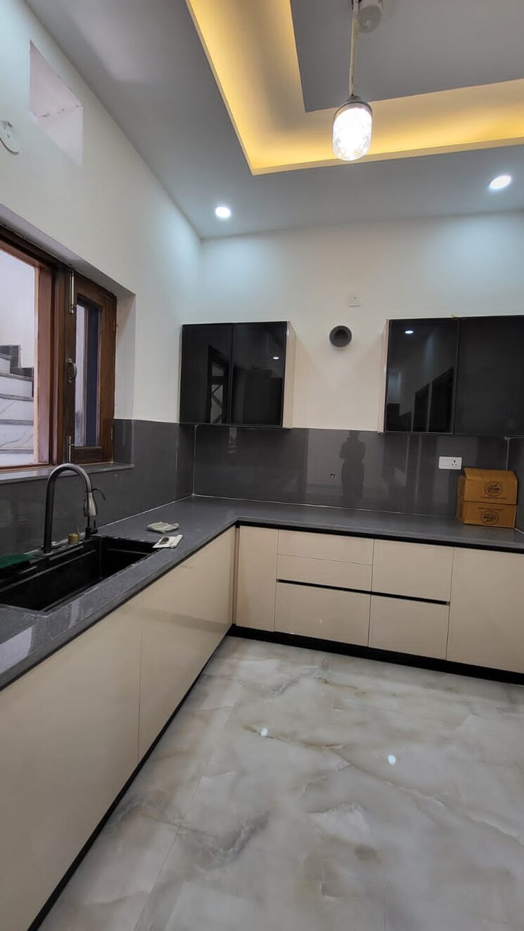 Kitchen, unitech-uniworld-city 3 Bedroom 2650 Sq.Ft. Apartment In Sector 30 Gurgaon 8393517