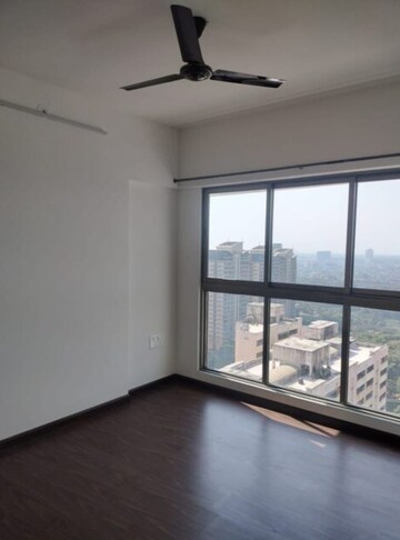 Room in 2 BHK Apartment at Naman Premier, Andheri East – for Rent