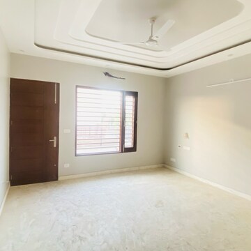 Room in 3 BHK Independent House at GMADA Eco City, Mullanpur – for Rent
