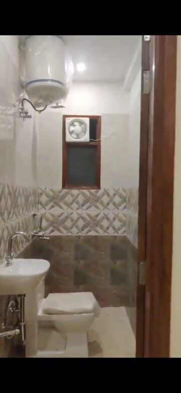 Bathroom in 1 BHK Builder Floor at Govindpuri – for Rent