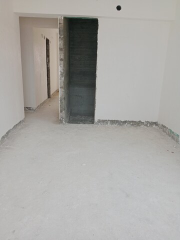 Room in 3 BHK Apartment at Mirchandani Triton, Santacruz West – for Sale