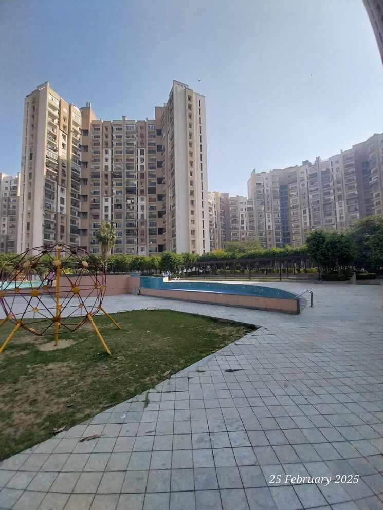 Swimming Pool, unitech-horizon 3 Bedroom 1768 Sq.Ft. Apartment In Pi Greater Noida Greater Noida 8393624