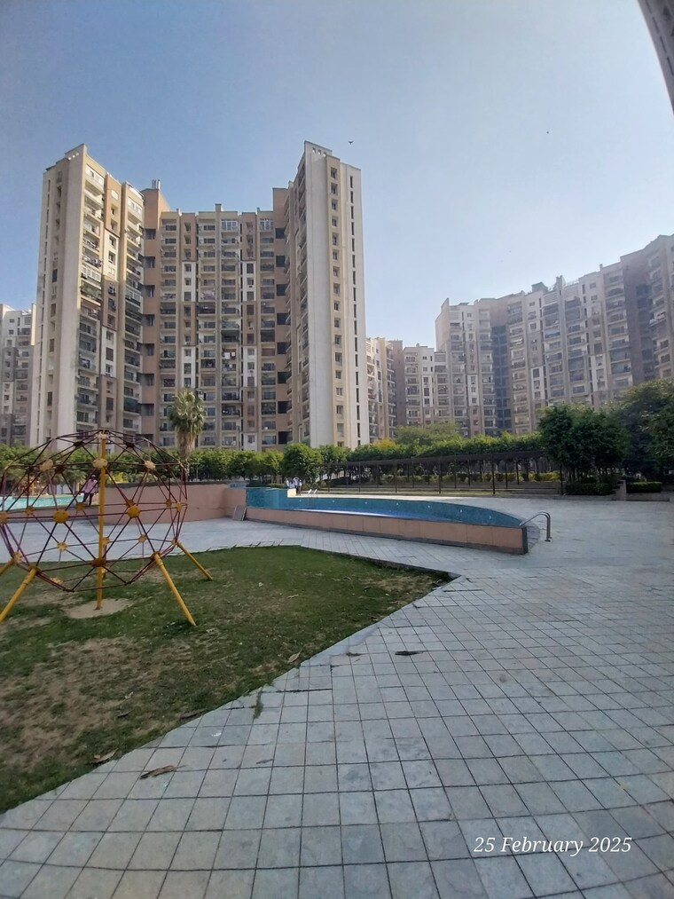 Swimming Pool, unitech-horizon 3 Bedroom 1768 Sq.Ft. Apartment In Pi Greater Noida Greater Noida 8393624
