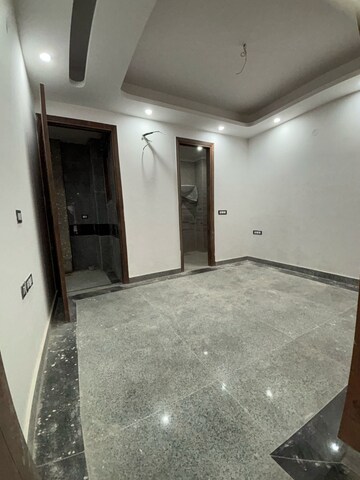 Room in 4 BHK Builder Floor at Saket – for Sale