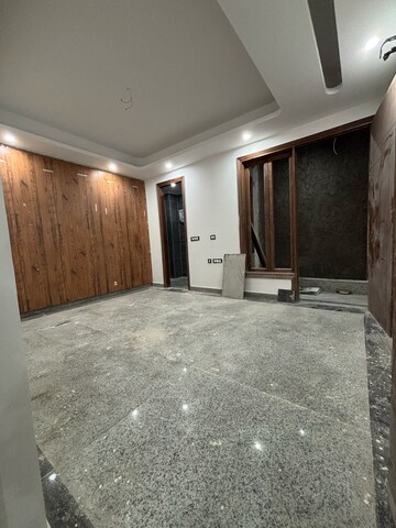 Room in 4 BHK Builder Floor at Saket – for Sale