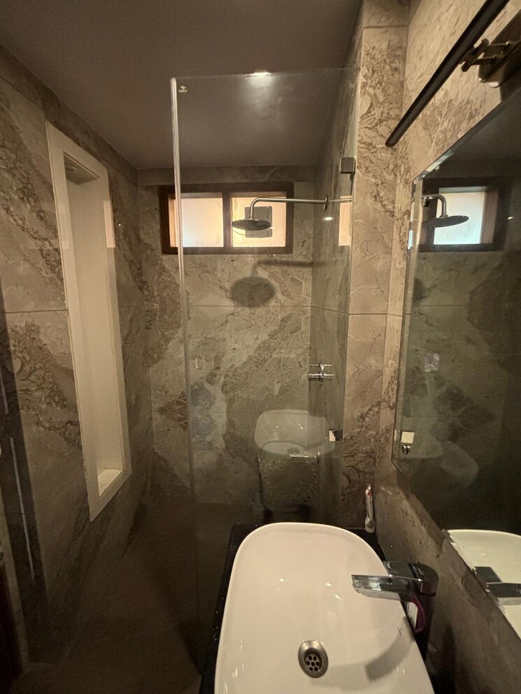 Bathroom, rajouri garden 3 Bedroom 1800 Sq.Ft. Builder Floor In Rajouri Garden Delhi 8393603