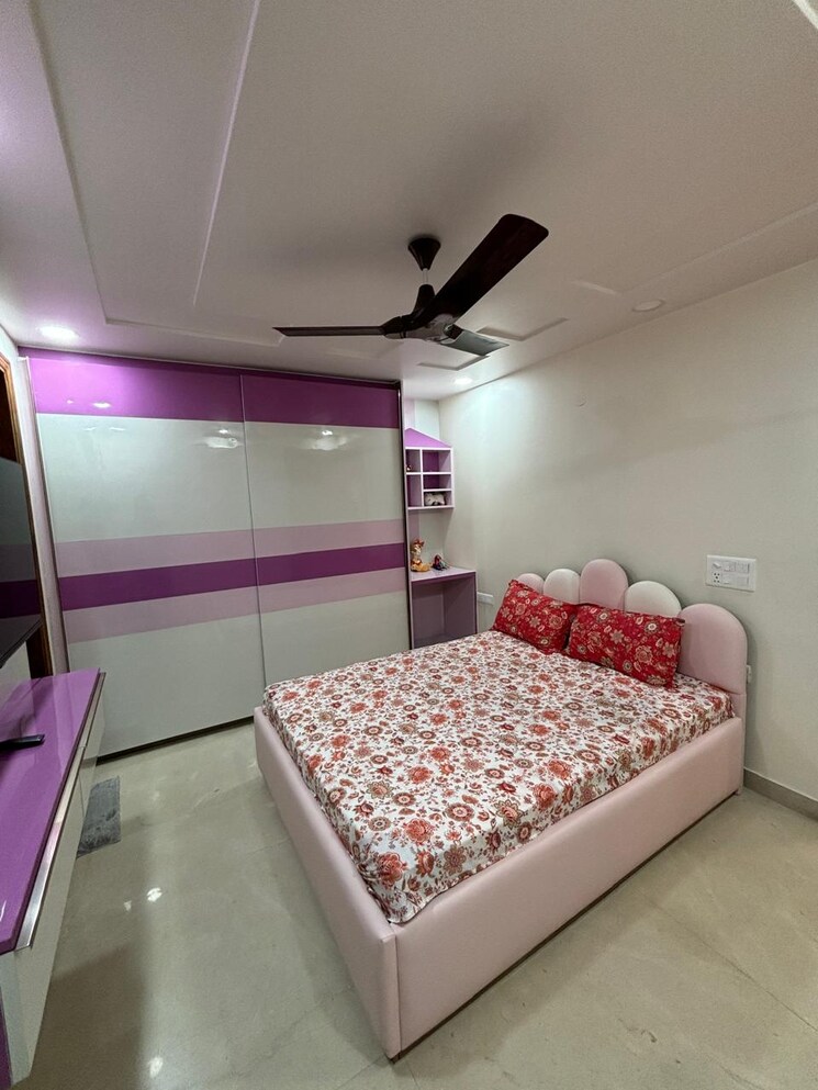 Bedroom, rajouri garden 3 Bedroom 1800 Sq.Ft. Builder Floor In Rajouri Garden Delhi 8393603