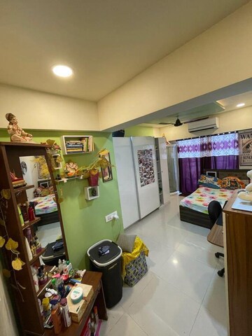 Master Bedroom in 3 BHK Apartment at Hubtown Hill Crest, Andheri East – for Rent