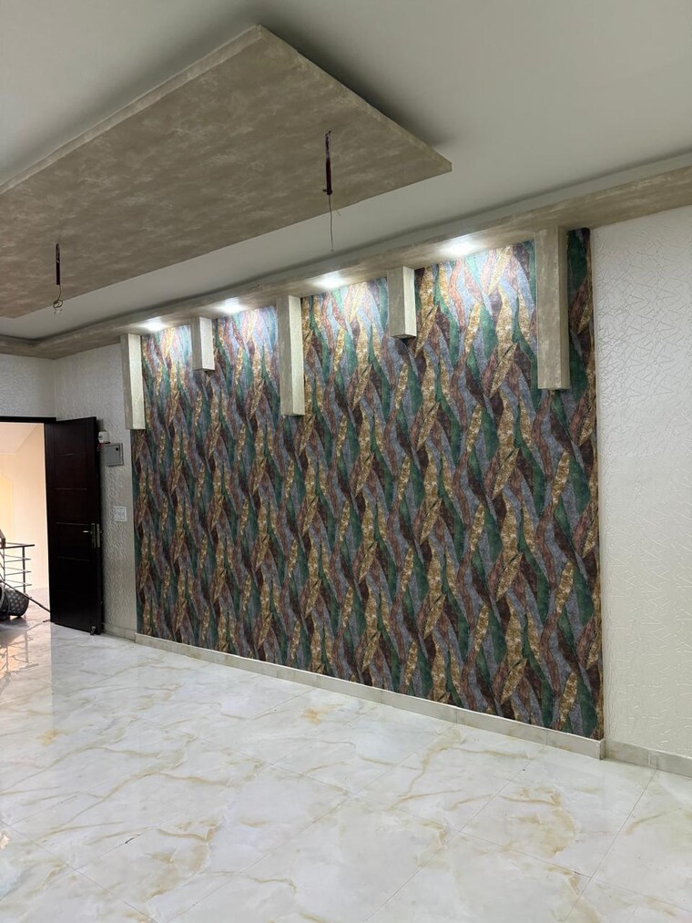 Room, madhavpuram 4 Bedroom 175 Sq.Yd. Builder Floor In Madhavpuram Meerut 8393617