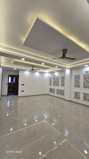 Parking in 3 BHK Builder Floor at Srishti Greenfield Homes, Green Fields Colony – for Sale