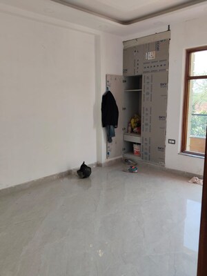 Room in 4 BHK Builder Floor at Green Fields Colony – for Sale