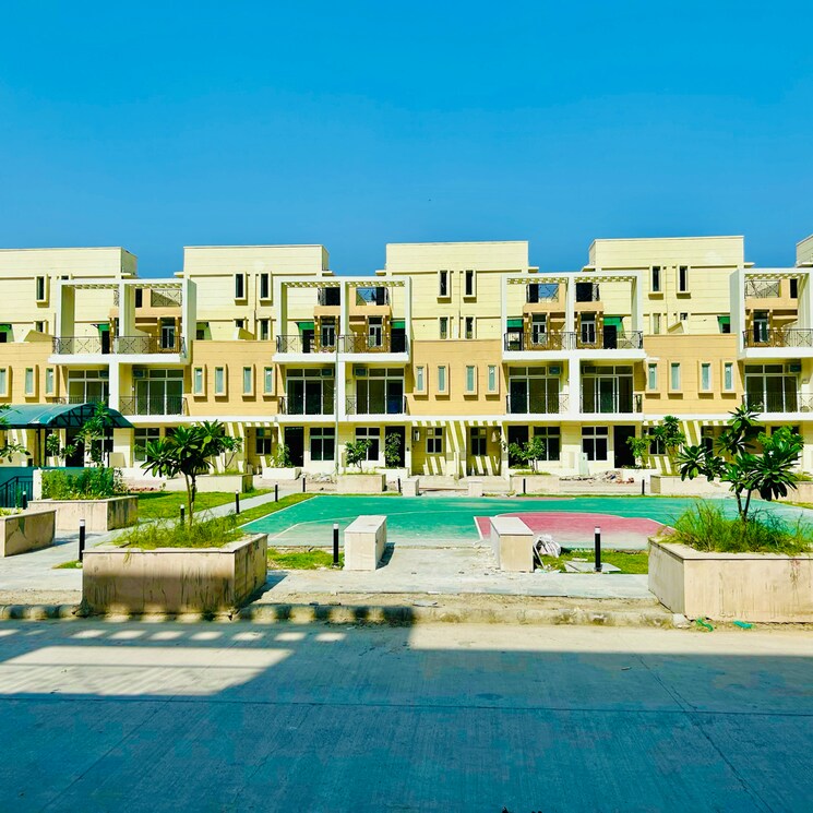 Swimming Pool, amrapali-dream-valley 5 Bedroom 2950 Sq.Ft. Villa In Amrapali Dream Valley Greater Noida 8393667