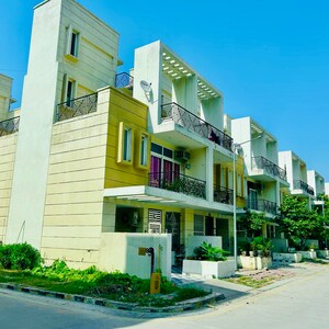 5 BHK Villa – Exterior View View at Amrapali Dream Valley, Amrapali Dream Valley - for Sale