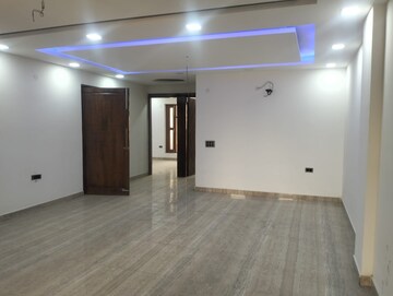 Room in 4 BHK Builder Floor at Green Fields Colony – for Sale