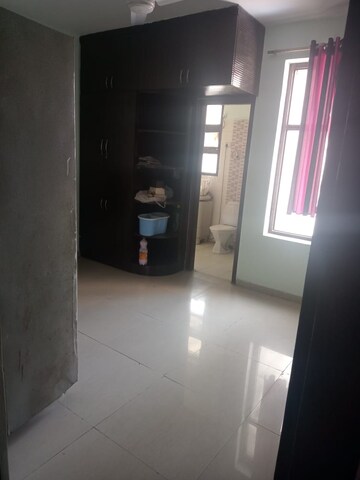 Room in 3 BHK Apartment at BPTP Parkland Pride, Sector 77 – for Rent