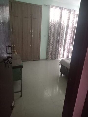 Bathroom in 3 BHK Apartment at BPTP Parkland Pride, Sector 77 – for Rent