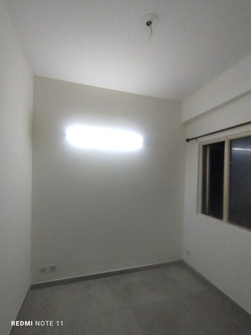 Room in 2.5 BHK Apartment at Homes 121, Sector 121 – for Rent