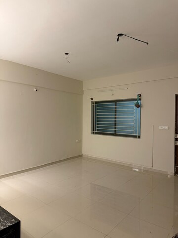 Room in 2 BHK Apartment at DS Max Sparkle Nest, Hennur Road – for Rent