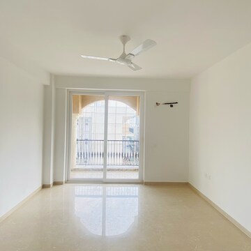 Room in 3 BHK Builder Floor at Omaxe New Chandigarh, Mullanpur – for Rent