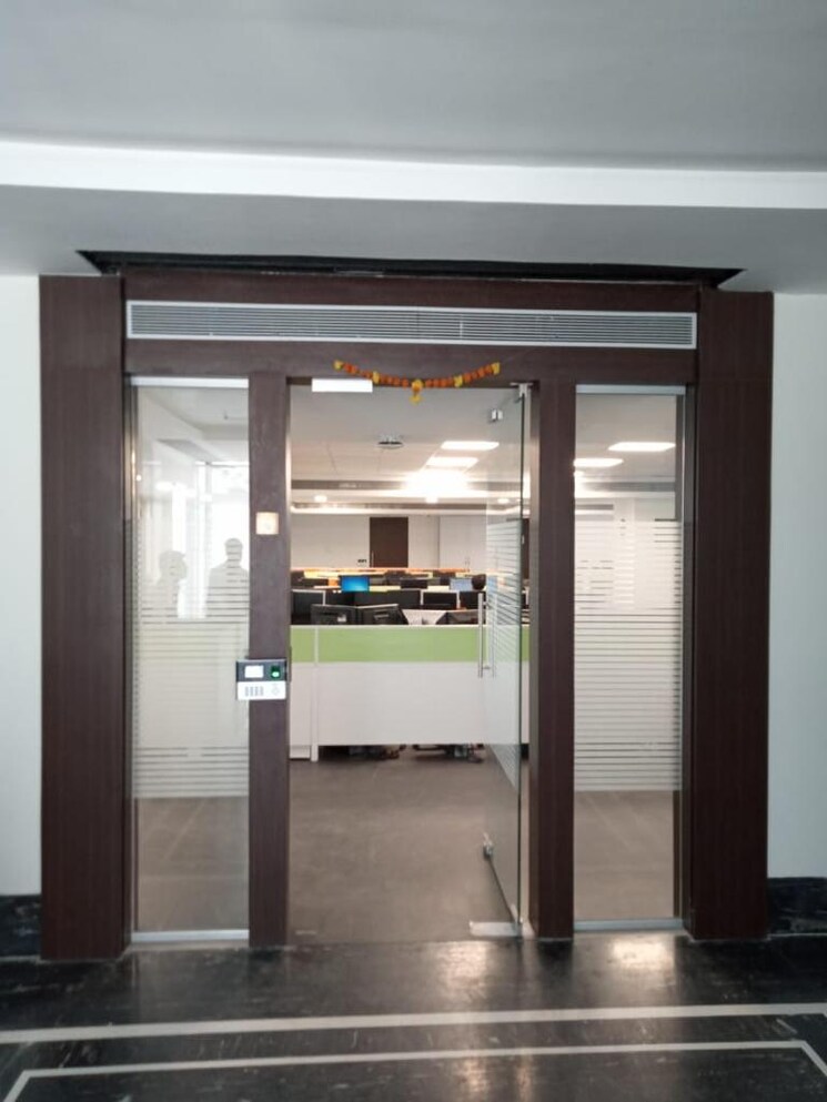 undefined, sunrise-tower-goregaon Commercial Office Space 4500 Sq.Ft. In Goregaon West Mumbai 8393752