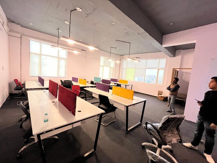 Team Area, sector 4 Commercial Office Space 1200 Sq.Ft. In Sector 4 Noida 8393796
